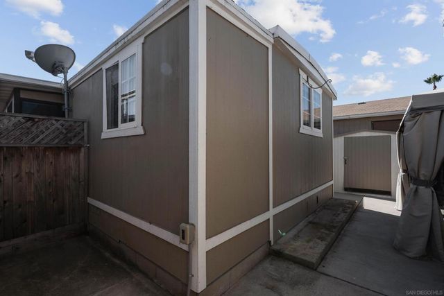 2750 WheatStone 110, San Diego, CA 92111