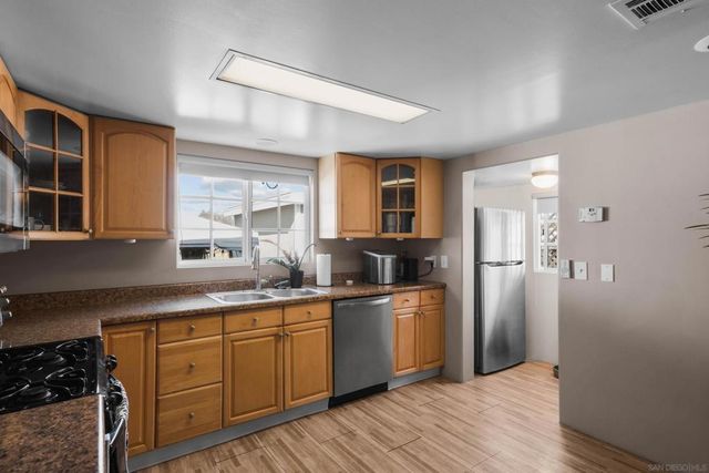 2750 WheatStone 110, San Diego, CA 92111