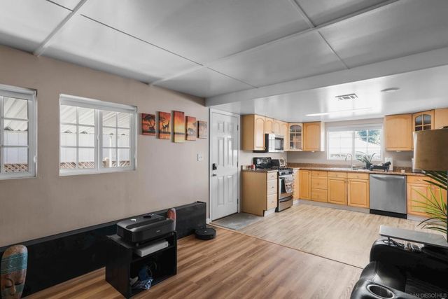 2750 WheatStone 110, San Diego, CA 92111