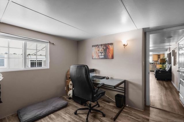 2750 WheatStone 110, San Diego, CA 92111