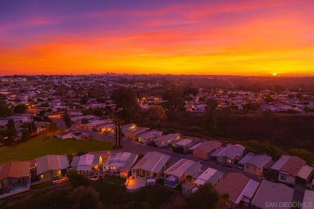 2750 WheatStone 110, San Diego, CA 92111