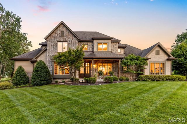 50 Meadowbrook Country Club Estate, Ballwin, MO 63011