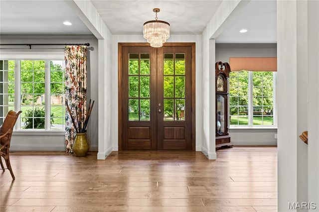50 Meadowbrook Country Club Estate, Ballwin, MO 63011