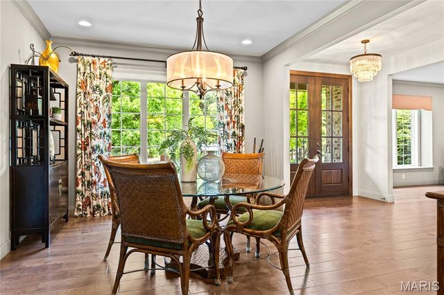 50 Meadowbrook Country Club Estate, Ballwin, MO 63011
