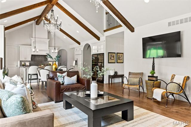 50 Meadowbrook Country Club Estate, Ballwin, MO 63011
