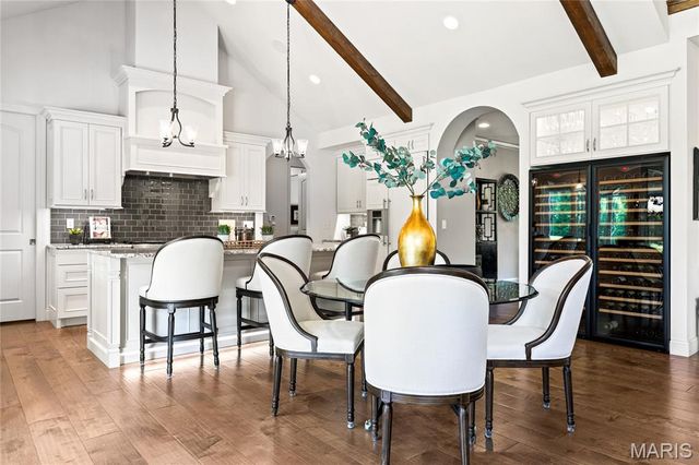 50 Meadowbrook Country Club Estate, Ballwin, MO 63011