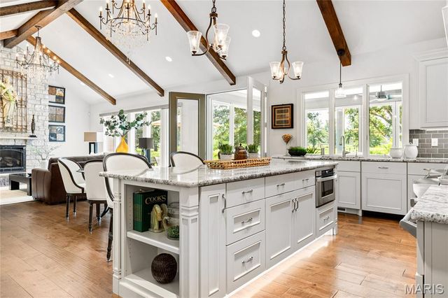 50 Meadowbrook Country Club Estate, Ballwin, MO 63011