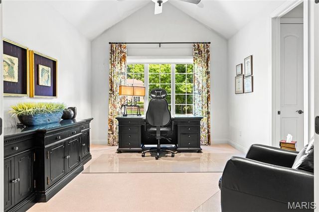 50 Meadowbrook Country Club Estate, Ballwin, MO 63011