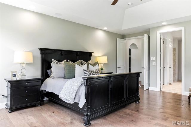 50 Meadowbrook Country Club Estate, Ballwin, MO 63011