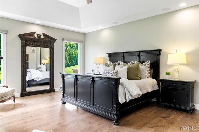 50 Meadowbrook Country Club Estate, Ballwin, MO 63011