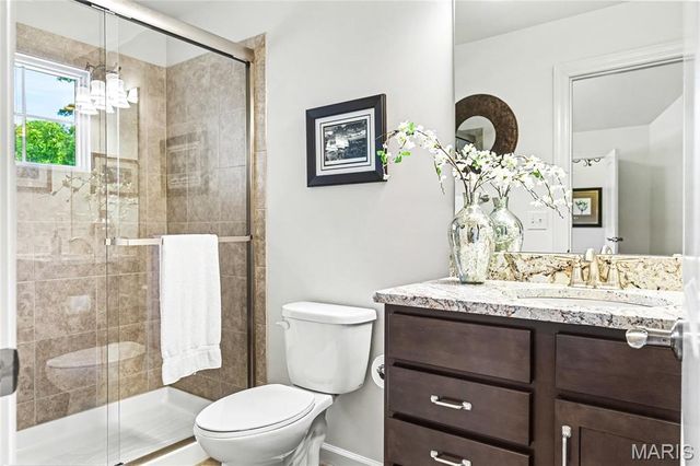 50 Meadowbrook Country Club Estate, Ballwin, MO 63011