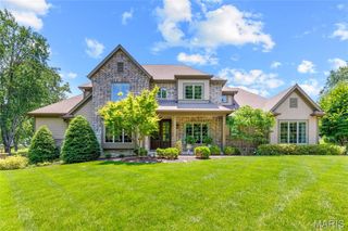 50 Meadowbrook Country Club Estate, Ballwin, MO 63011