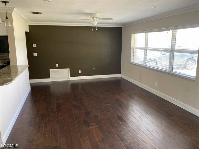 724 Sesame CT, Cape Coral, FL 33904