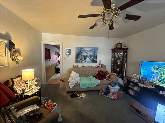 83 Frazier Avenue, Mckees Rocks, PA 15136