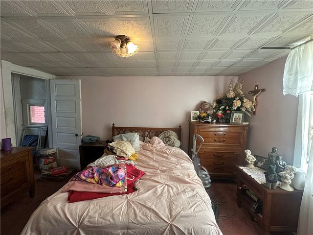 83 Frazier Avenue, Mckees Rocks, PA 15136