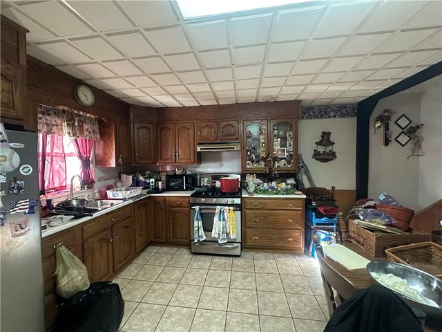 83 Frazier Avenue, Mckees Rocks, PA 15136