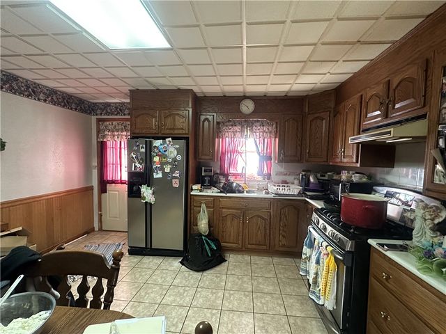 83 Frazier Avenue, Mckees Rocks, PA 15136
