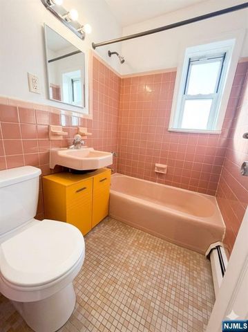 325 1st Street 8, Carlstadt, NJ 07072