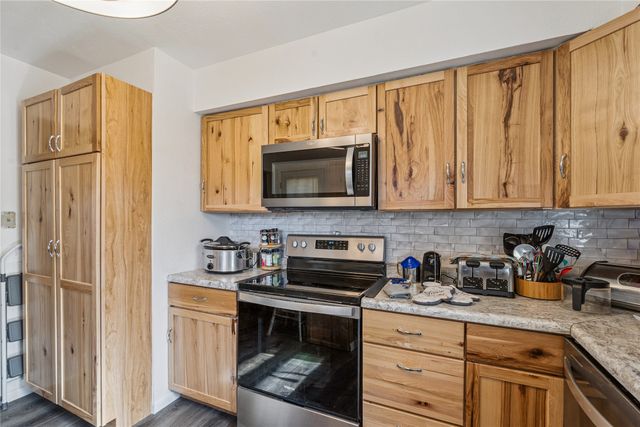 610 E Competine Street, Knoxville, IA 50138