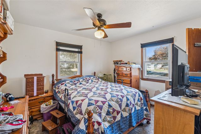 610 E Competine Street, Knoxville, IA 50138