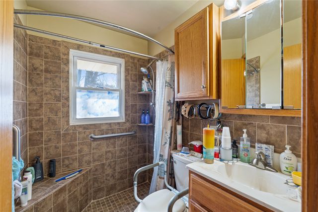 610 E Competine Street, Knoxville, IA 50138