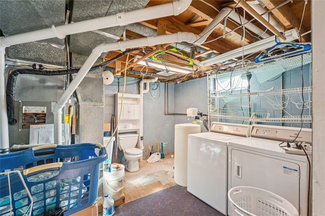 610 E Competine Street, Knoxville, IA 50138