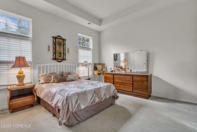 33 Quincy Terrace, Barnegat, NJ 08005