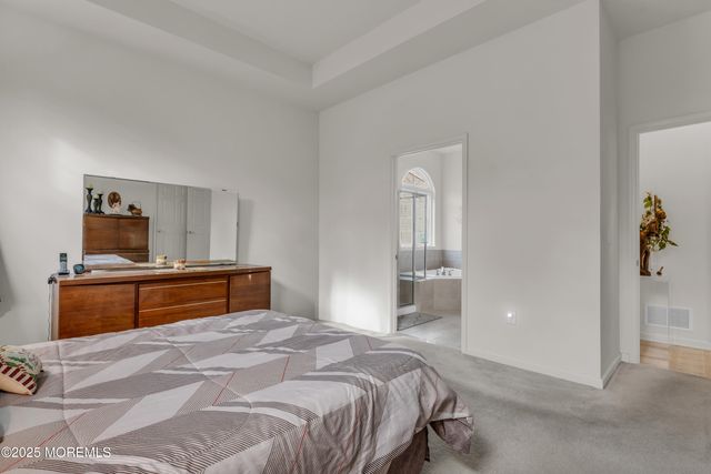 33 Quincy Terrace, Barnegat, NJ 08005