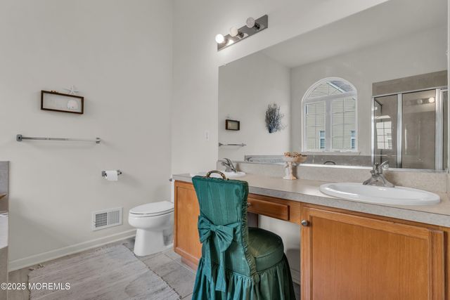 33 Quincy Terrace, Barnegat, NJ 08005