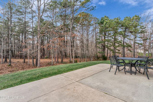 33 Quincy Terrace, Barnegat, NJ 08005