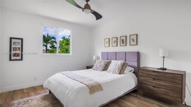 637 Lake Blvd, Weston, FL 33326