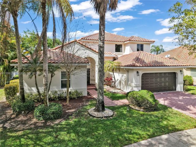 637 Lake Blvd, Weston, FL 33326
