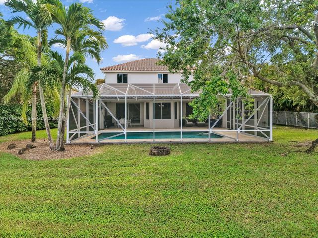 637 Lake Blvd, Weston, FL 33326
