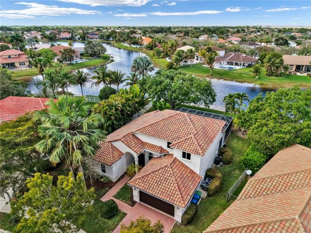 637 Lake Blvd, Weston, FL 33326
