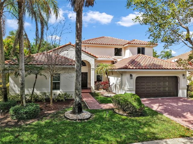 637 Lake Blvd, Weston, FL 33326