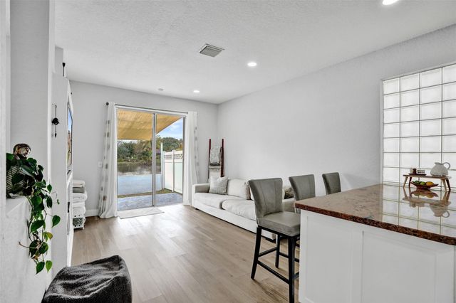 9814 NW 1st Manor, Coral Springs, FL 33071