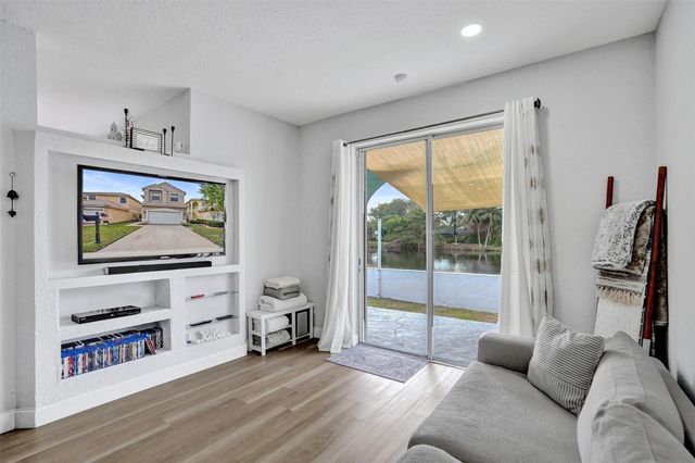 9814 NW 1st Manor, Coral Springs, FL 33071