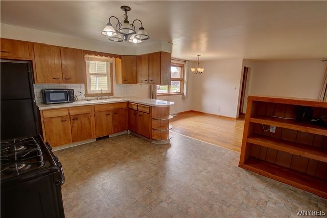 14 Lydia Lane, Cheektowaga, NY 14225