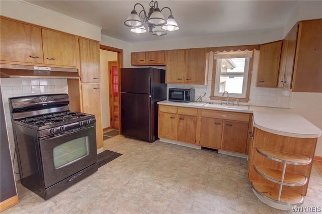 14 Lydia Lane, Cheektowaga, NY 14225