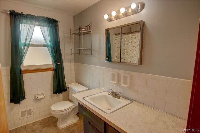 14 Lydia Lane, Cheektowaga, NY 14225