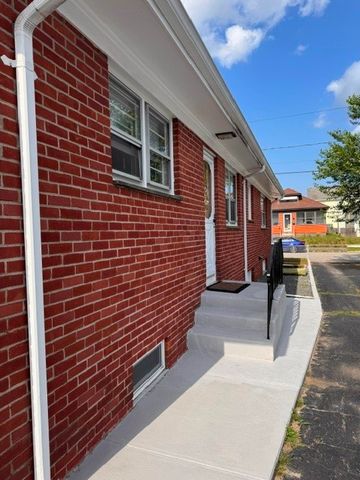 380 Liverpool Avenue 2, Pawtucket, RI 02861