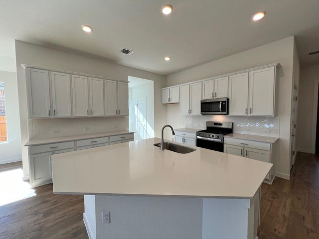 1920 Crooked Creek ST, Leander, TX 78641