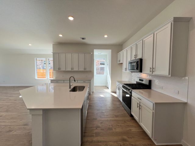 1920 Crooked Creek ST, Leander, TX 78641