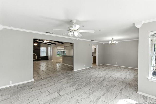 202 Shalimar Dr, Castle Hills, TX 78213