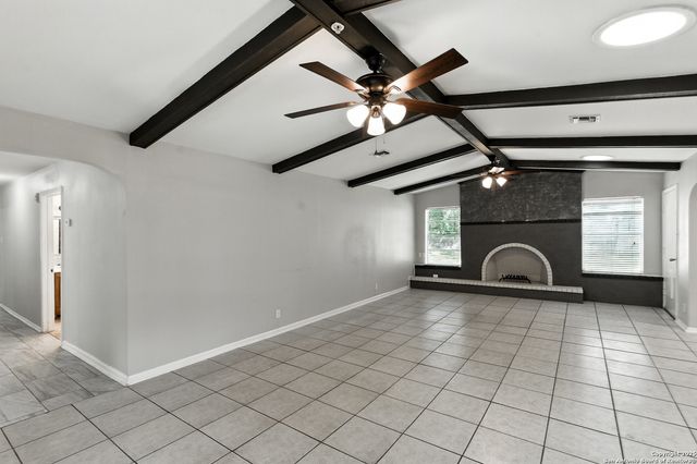 202 Shalimar Dr, Castle Hills, TX 78213