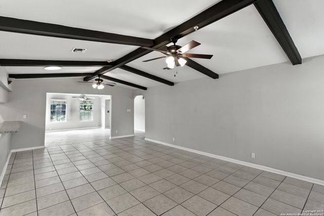 202 Shalimar Dr, Castle Hills, TX 78213
