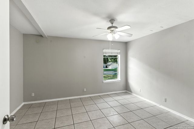 202 Shalimar Dr, Castle Hills, TX 78213