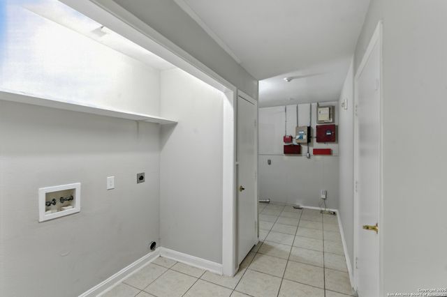 202 Shalimar Dr, Castle Hills, TX 78213