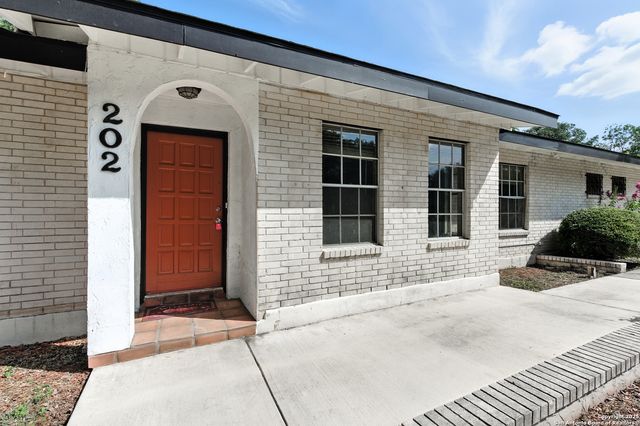 202 Shalimar Dr, Castle Hills, TX 78213