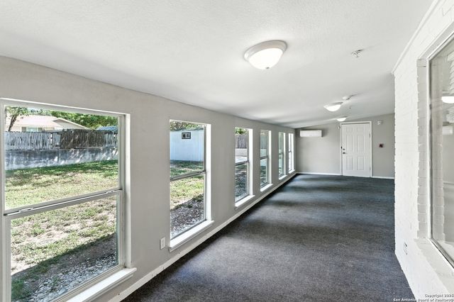 202 Shalimar Dr, Castle Hills, TX 78213